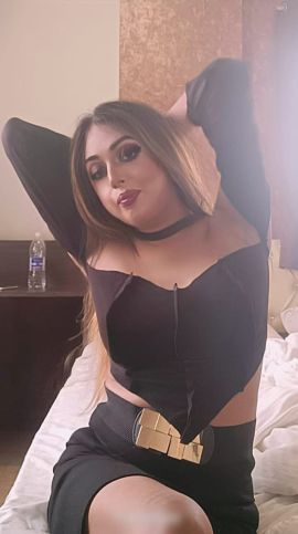  Shemale Sunayna