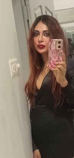  Shemale Sunayna