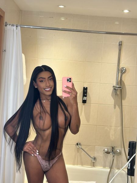 Hola mis Amores soy isabella! Una hermosa morena dispuesta y decidida a pasar un rato agradable y porque no una noche entera llena de sorpresas! Juegos y otras cositas que sé que te van a gustar, si quieres pasarla bien y ser tratado como respeto y cariño llámame, estoy disponible las 24H del día, soy la misma chica de más fotos 100% real! Puedes hacerme vídeo llamada de confirmación, estoy en un piso climatizado nada de calores por la temporada, Anímate la vamos a pasar muy bien 

Si te gusta la fiesta igual que a mi la vamos a pasar espectacular cielo, que rico salte de la monotonía y vive nuevas cosas, te espero cielo estoy por el centro de la ciudad, al Dm te puedo enviar foticos mas ricas 