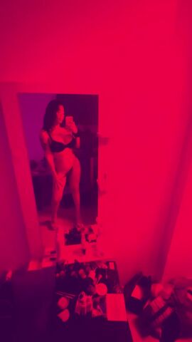Agatha Red