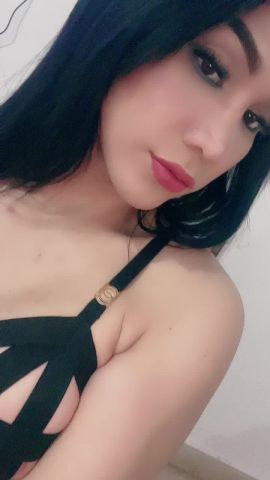 Agatha Red
