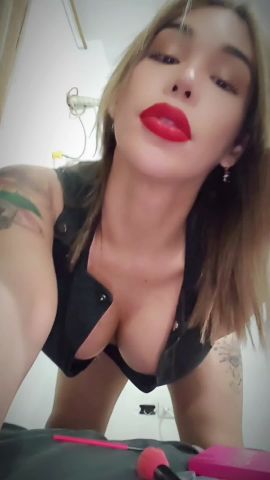 Agatha Red