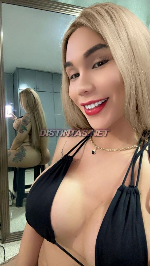 Agatha Red