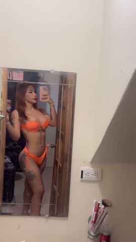 Agatha Red