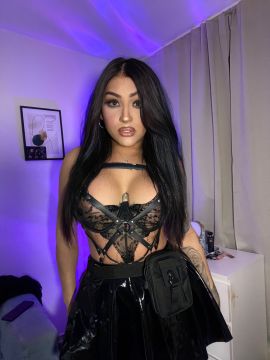 Stefany Santos