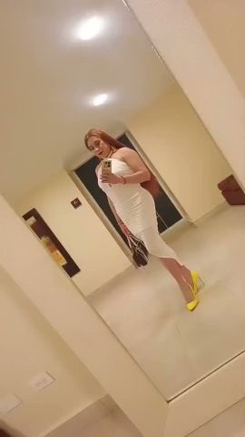 Ania De Leon