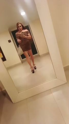 Ania De Leon