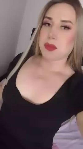 Ania De Leon