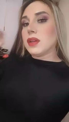 Ania De Leon
