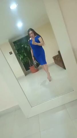 Ania De Leon