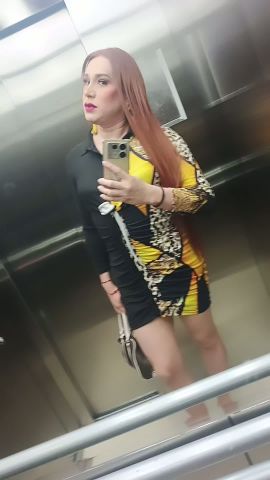 Ania De Leon