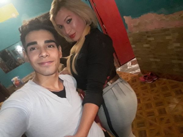 Hola soy chica trans tengo 30 años soltera rubia blanca me gusta pasarla bien 