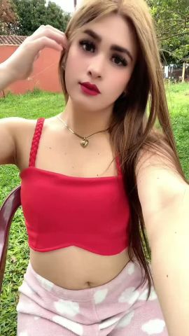 Evee Hot