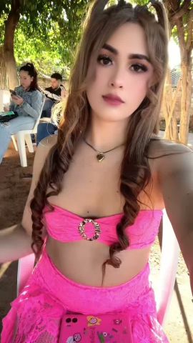 Evee Hot