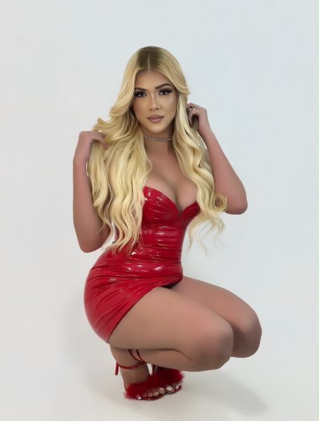 Olá meu amor, prazer em tê-lo em meu anúncio, o meu nome é Sophia Fontine, tenho 22 anos, sou uma acompanhante transex muito gostosa e bem liberal, com a pele clara, cheirosa e bem cuidada… Sou bastante carinhosa e bem discreta, meu atendimento tem muito beijo na boca, faço ativa e passiva, realizo todos os tipos de fantasias, venha e garanto que vou satisfazer por completo. Venha me conferir de pertinho me chame no telefone e vamos combinar direitinho o nosso encontro, te espero, até logo, beijos. Faço atendimento virtual também, valor a combinar.
