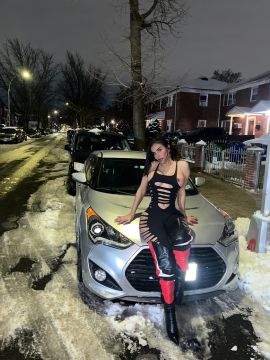 Zora Diamond