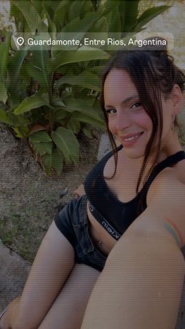 Mia Es