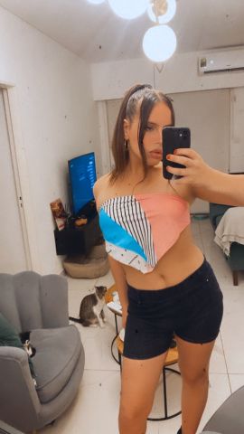 Mia Es