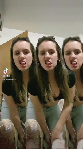 Mia Es