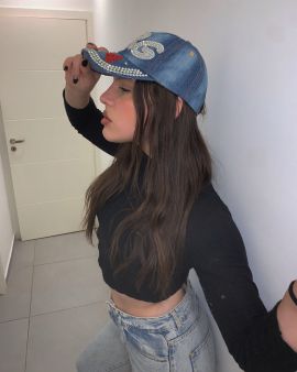 Mia Es