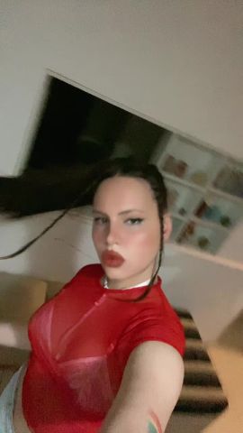 Mia Es