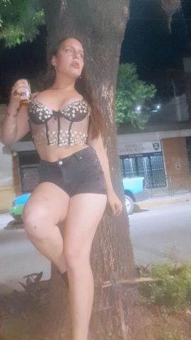 Mia Es