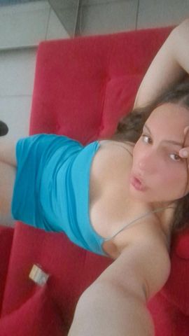 Mia Es