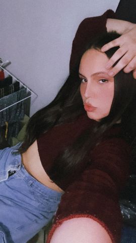 Mia Es