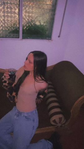 Mia Es